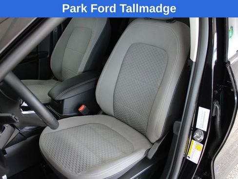 Used 2022 Ford Escape SE w/ Convenience Package image 11