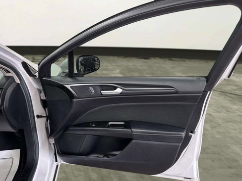 Used 2018 Ford Fusion SE w/ Equipment Group 601A image 20