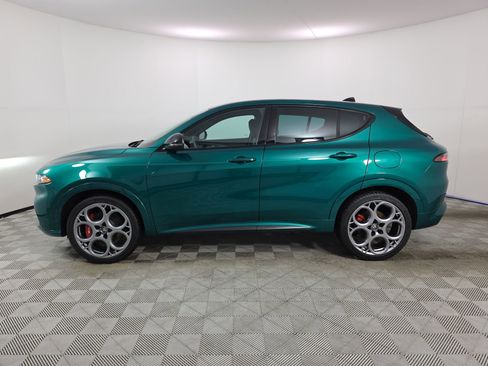Used 2025 Alfa Romeo Tonale Tributo Italiano AWD/4WD image 4
