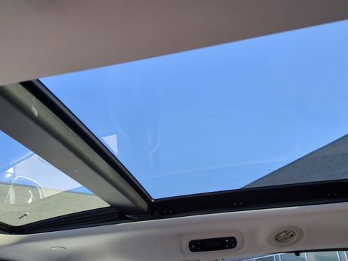 Used 2017 Chrysler Pacifica Limited w/ UConnect Theater Package image 24