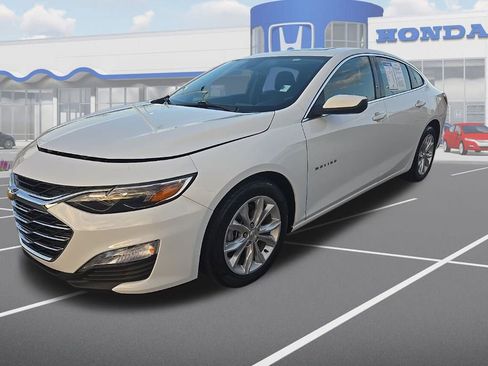 Used 2024 Chevrolet Malibu LT image 3