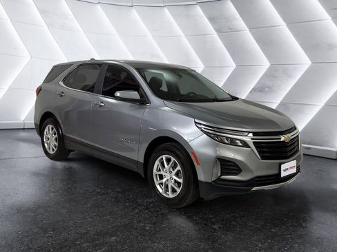 Used 2024 Chevrolet Equinox LT image 1