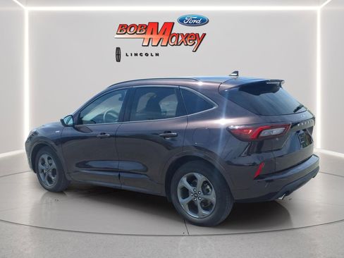 Used 2023 Ford Escape ST-Line w/ Cold Weather Package FWD image 7