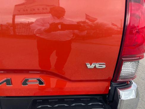 Used 2018 Toyota Tacoma 2WD Double Cab image 6