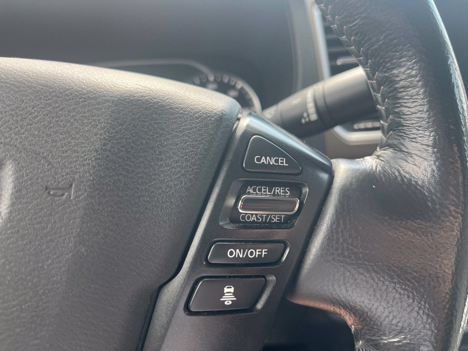 Used 2023 Nissan Frontier SV w/ Technology Package RWD image 16
