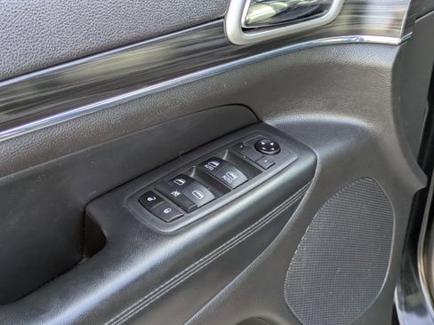 Used 2020 Jeep Grand Cherokee Limited w/ Luxury Group II image 12