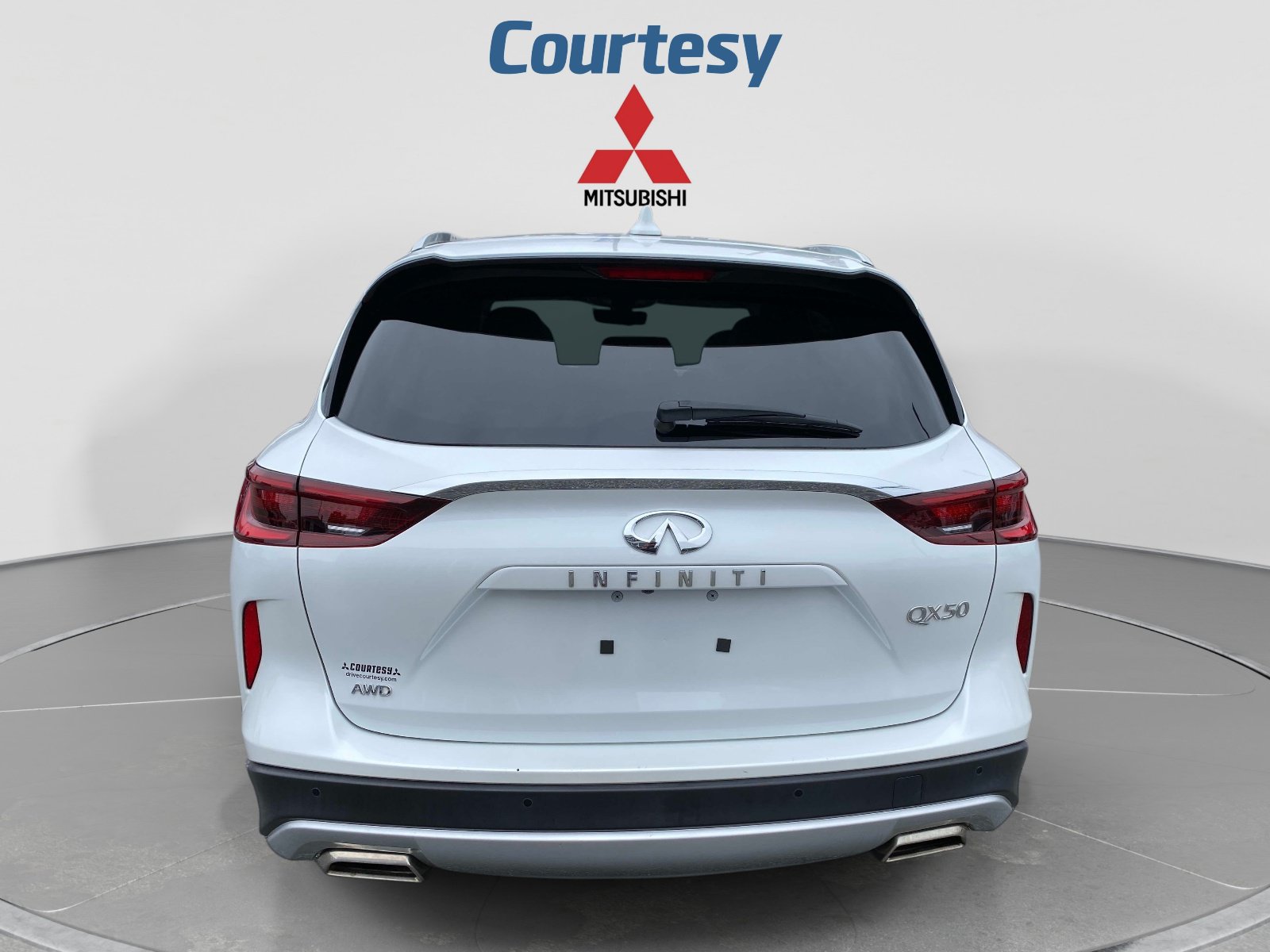 Used 2023 INFINITI QX50 Luxe AWD/4WD image 4