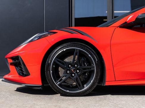 Used 2021 Chevrolet Corvette Stingray Premium Conv w/ Z51 Performance Package image 12