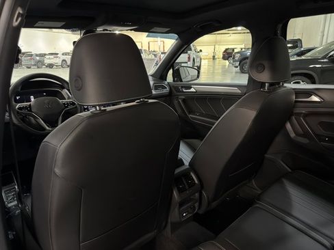 Certified 2024 Volkswagen Tiguan SE R-Line w/ MDO Package, Three-Row image 20