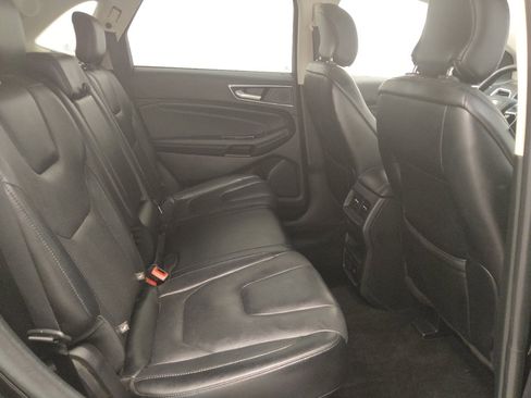 Used 2019 Ford Edge Titanium w/ Equipment Group 301A FWD image 19