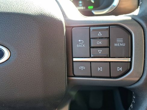 Certified 2022 Ford F150 Lariat w/ Equipment Group 502A High image 23