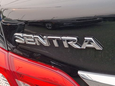 Used 2019 Nissan Sentra SV FWD image 13