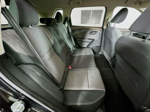 Used 2021 Nissan Rogue S image 34