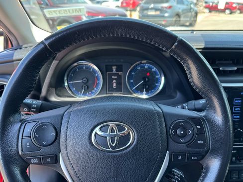Used 2019 Toyota Corolla XLE FWD image 15