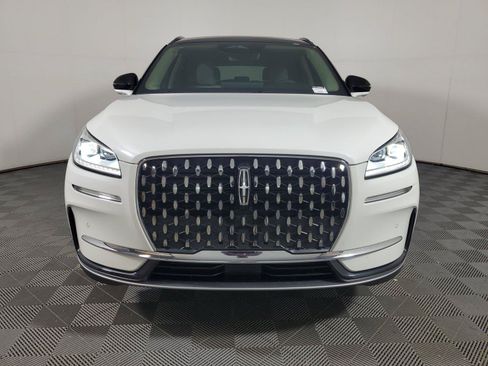 Used 2026 Lincoln Corsair Reserve w/ Rear Removable Package Tray FWD image 2