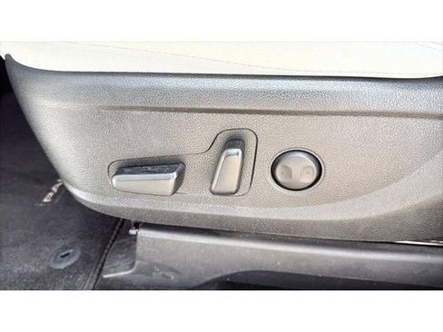 Used 2022 Hyundai Palisade SEL w/ 8P Bench Seat Package FWD image 12