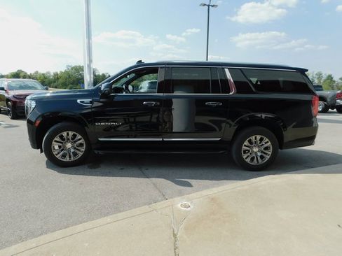 Used 2023 GMC Yukon XL Denali image 37