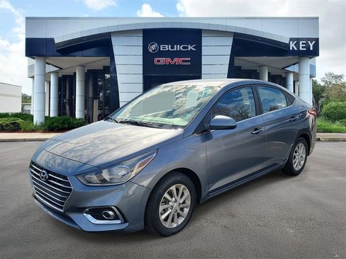 Used 2020 Hyundai Accent SEL image 2