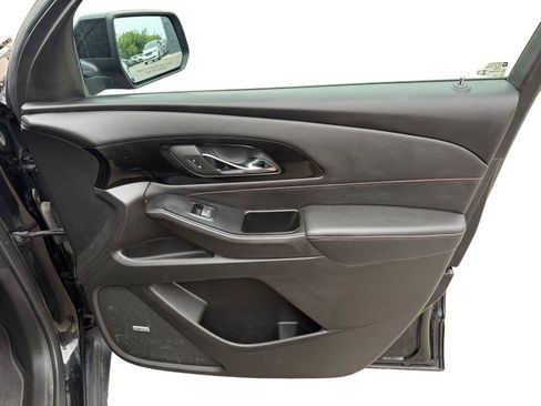 Used 2024 Chevrolet Traverse RS AWD/4WD image 28
