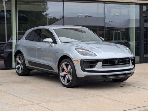 New 2025 Porsche Macan S image 7