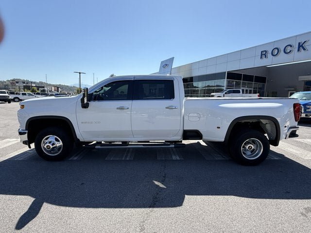 Used 2022 Chevrolet Silverado 3500 LTZ w/ LTZ Convenience Package AWD/4WD image 8