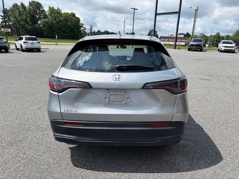 Used 2023 Honda HR-V LX image 7