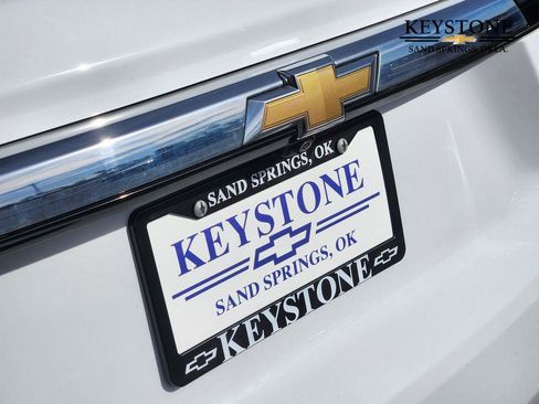 Used 2023 Chevrolet Traverse LT image 11