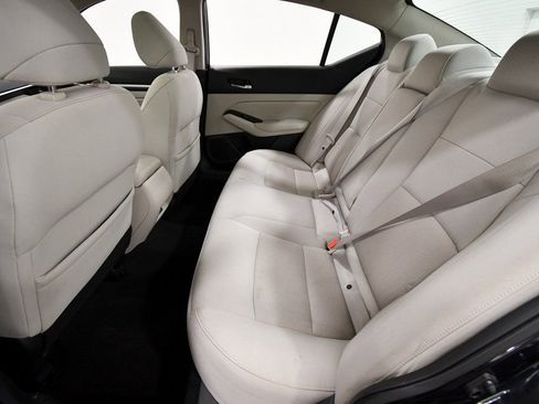 Used 2021 Nissan Altima 2.5 SV w/ SV Premium Package image 14