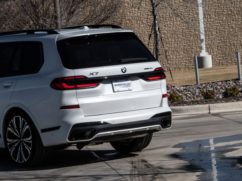 Certified 2025 BMW X7 xDrive40i w/ Executive Package image 6