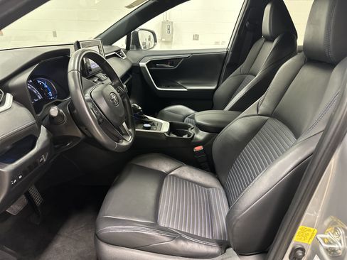 Used 2021 Toyota RAV4 XSE AWD/4WD image 16