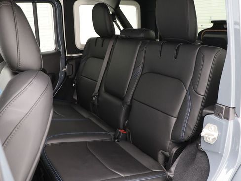 Used 2024 Jeep Wrangler Unlimited Rubicon 4xe image 13