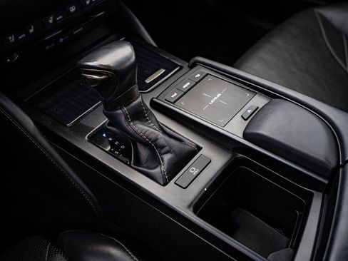 Certified 2019 Lexus ES 350 w/ Accessory Package 2 image 31