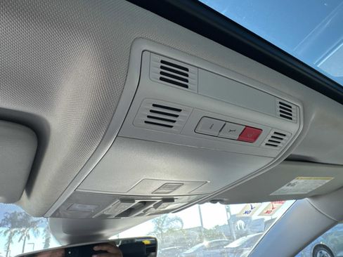 Used 2018 Volkswagen Golf Alltrack SEL image 30