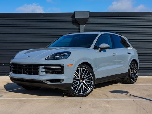 New 2025 Porsche Cayenne image 1
