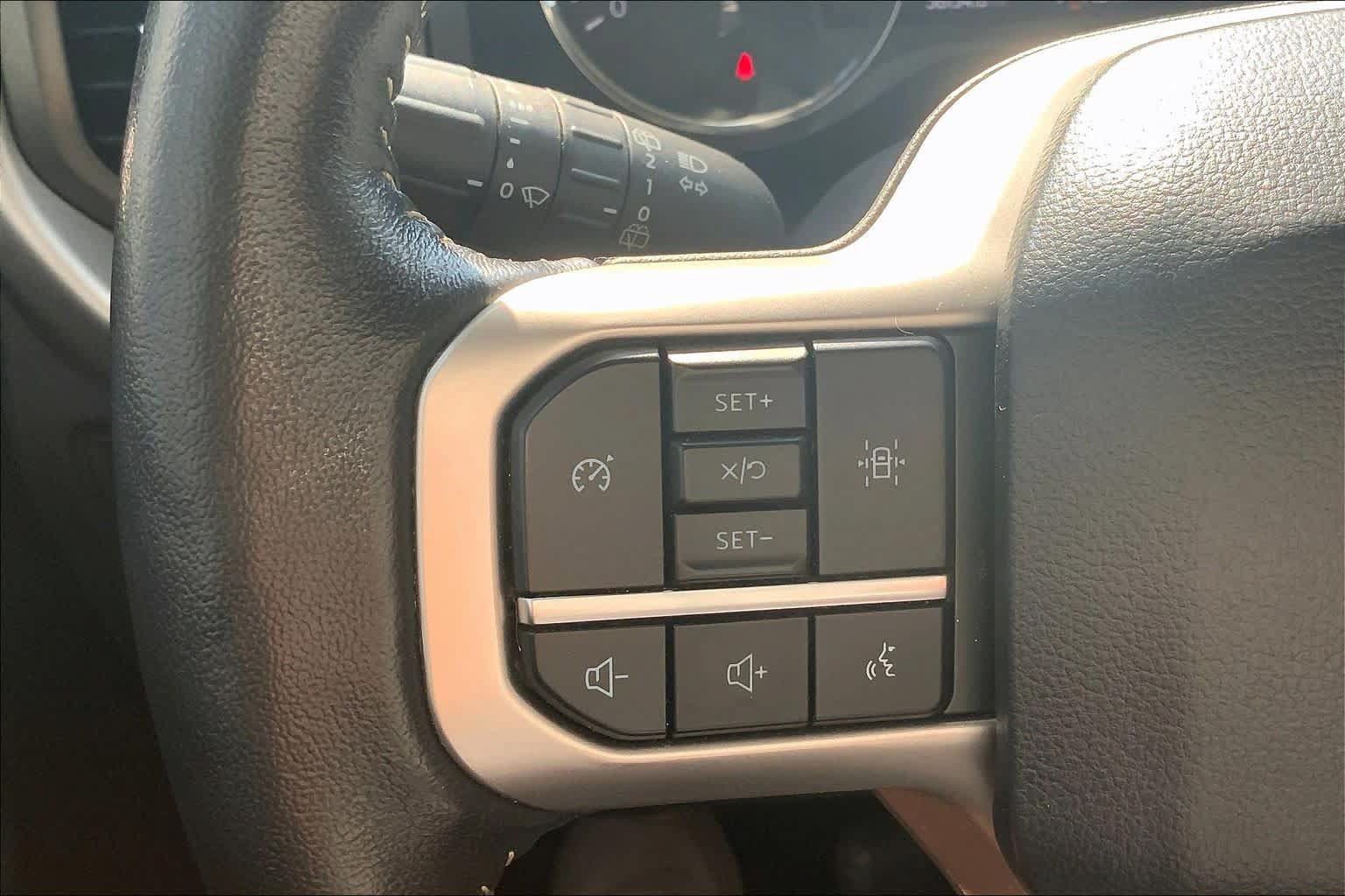 Used 2024 Ford Expedition XLT AWD/4WD image 24