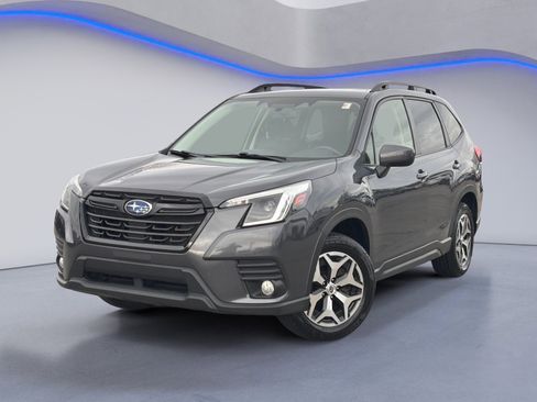 Used 2023 Subaru Forester Premium image 2