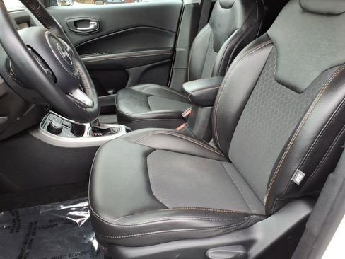 Used 2019 Jeep Compass Latitude w/ Cold Weather Group image 8