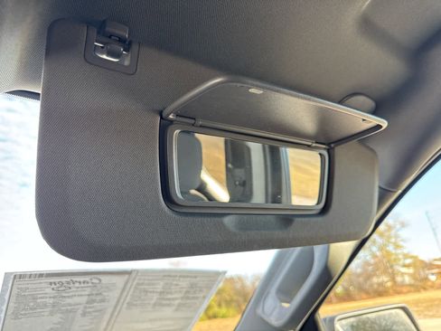 Used 2022 Chevrolet Silverado 1500 Custom image 26