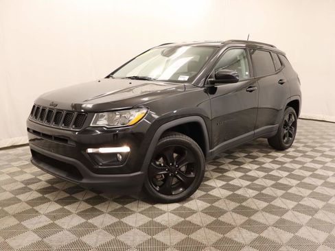 Used 2019 Jeep Compass Altitude image 1