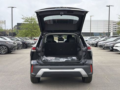 New 2026 Volkswagen Tiguan SE image 14