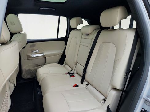 Used 2024 Mercedes-Benz EQB 250+ image 28