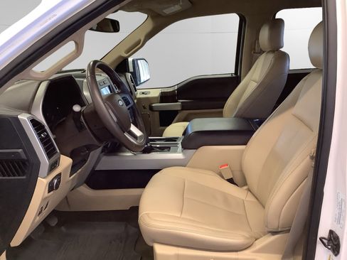 Used 2019 Ford F150 Lariat w/ Equipment Group 501A Mid image 9