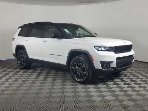 New 2025 Jeep Grand Cherokee L Limited image 2