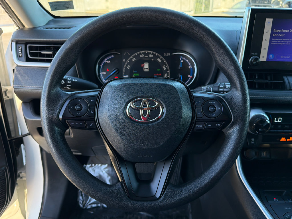 Used 2025 Toyota RAV4 XLE AWD/4WD image 24