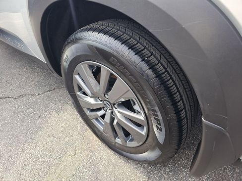 Used 2025 Nissan Pathfinder S image 24