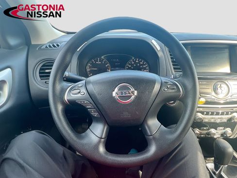 Used 2020 Nissan Pathfinder S image 14