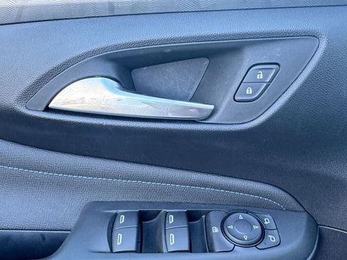 Used 2025 Buick Envista Sport Touring image 20