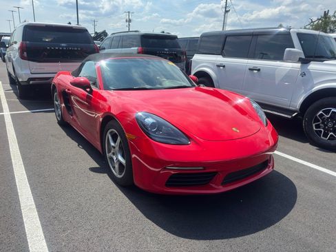 Used 2019 Porsche 718 Boxster RWD image 14