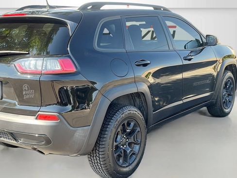 Used 2022 Jeep Cherokee Latitude AWD/4WD image 7