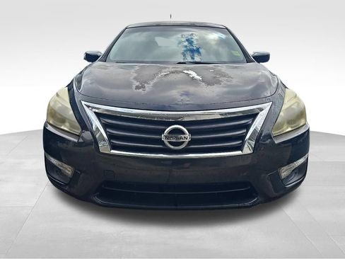 Used 2014 Nissan Altima 2.5 S w/ Display Audio Package FWD image 4